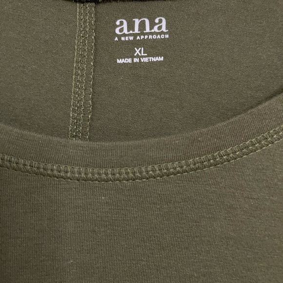 a.n.a long sleeve tee.  Olive green.  Wide cuff.  Size XL - Picture 2 of 4